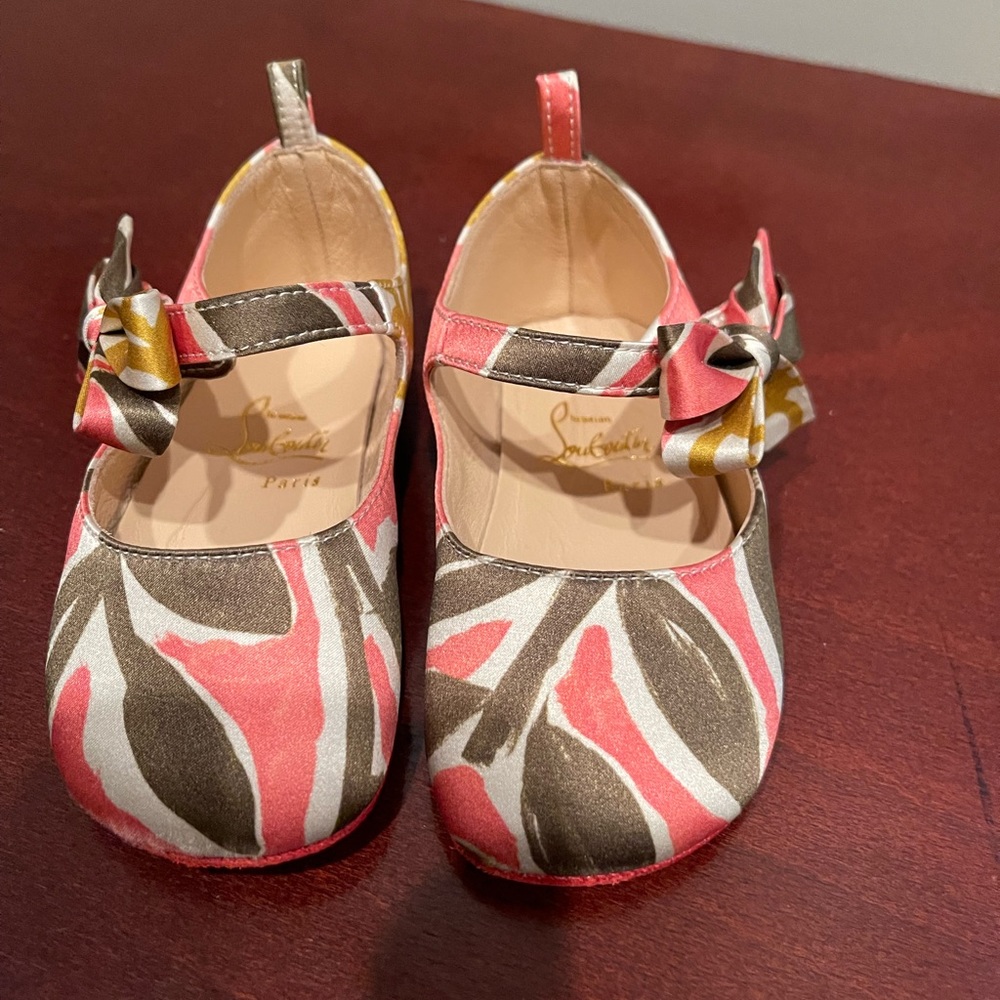 Pre loved Lou Babe Satin baby shoes